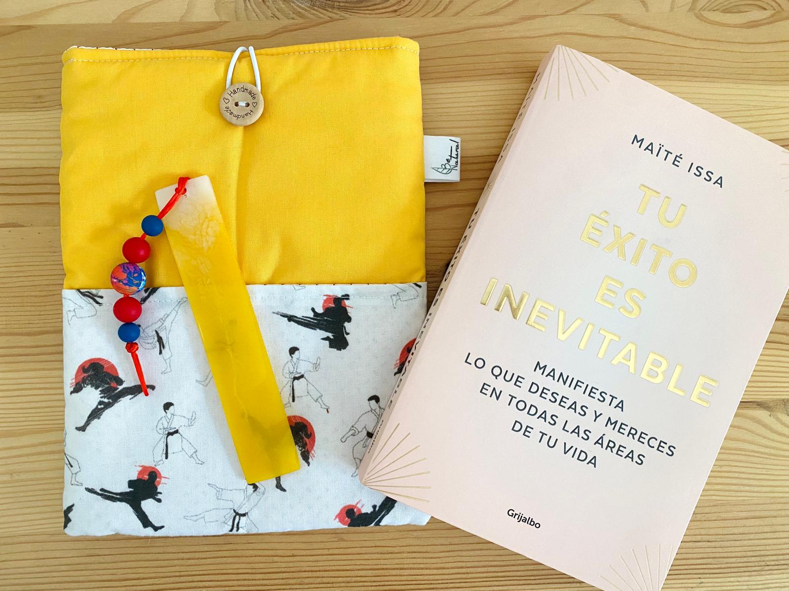 Funda de libro karate