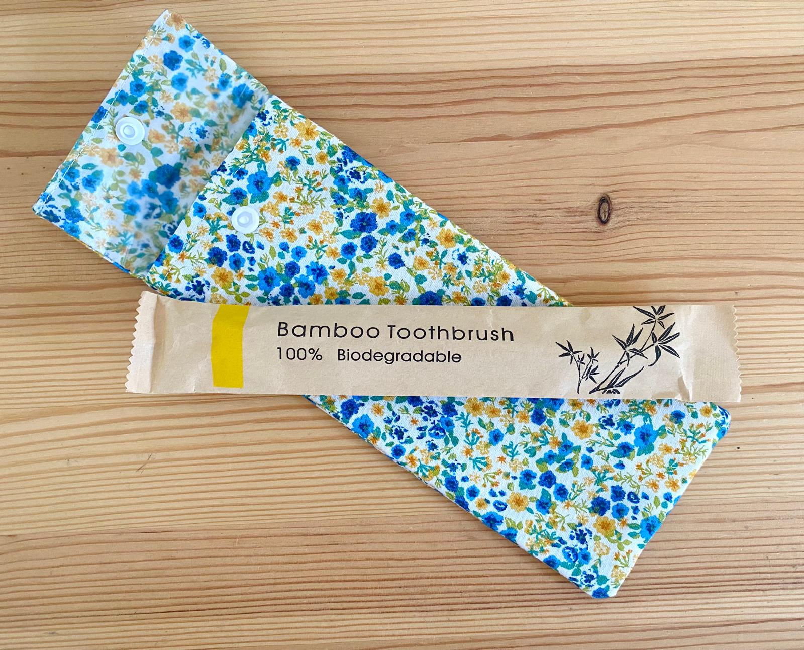Funda para cepillo de dientes flores azules y amarillas