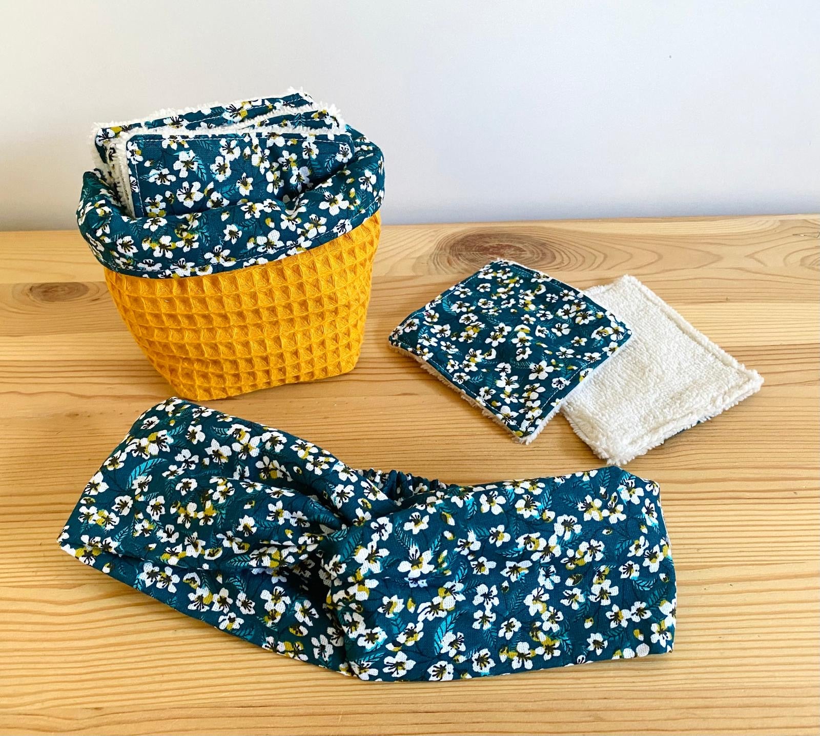 Pack desmaquillante floral verde