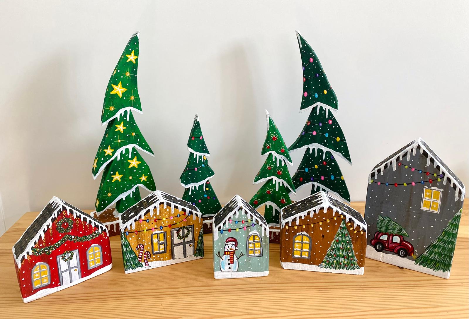 Adorno navideño artesanal de madera en forma de árbol pintado a mano