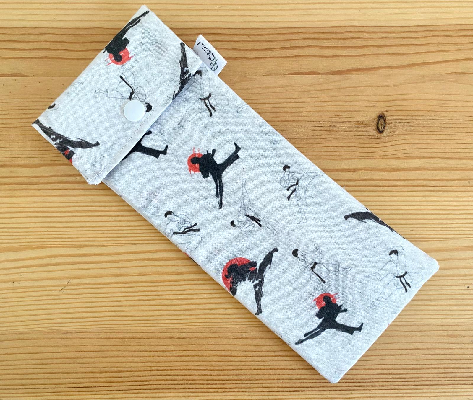 Funda para cepillo de dientes karate