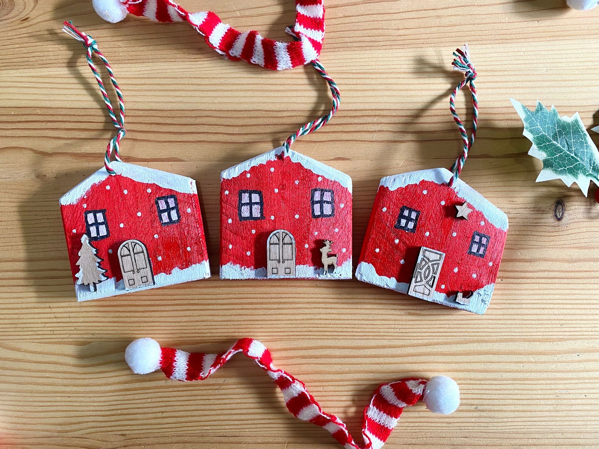 Pack de adornos navideños en forma de casita