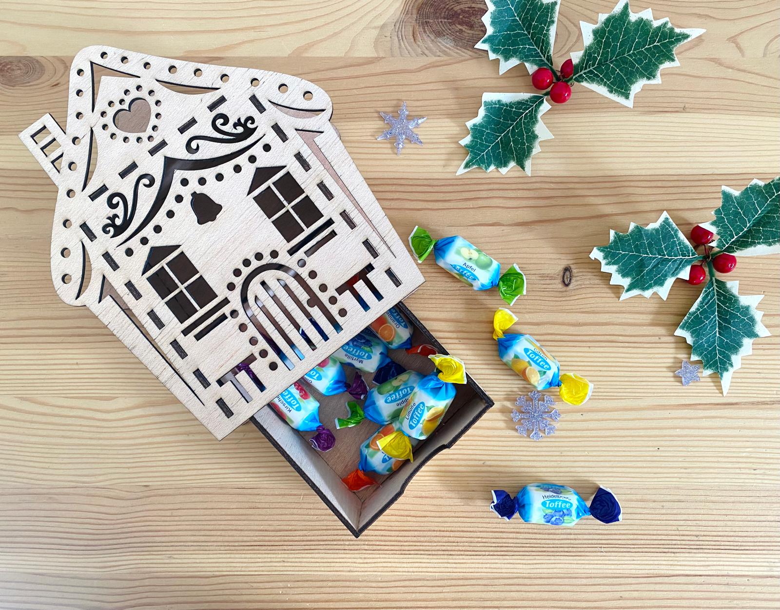 Casita de madera con cajón