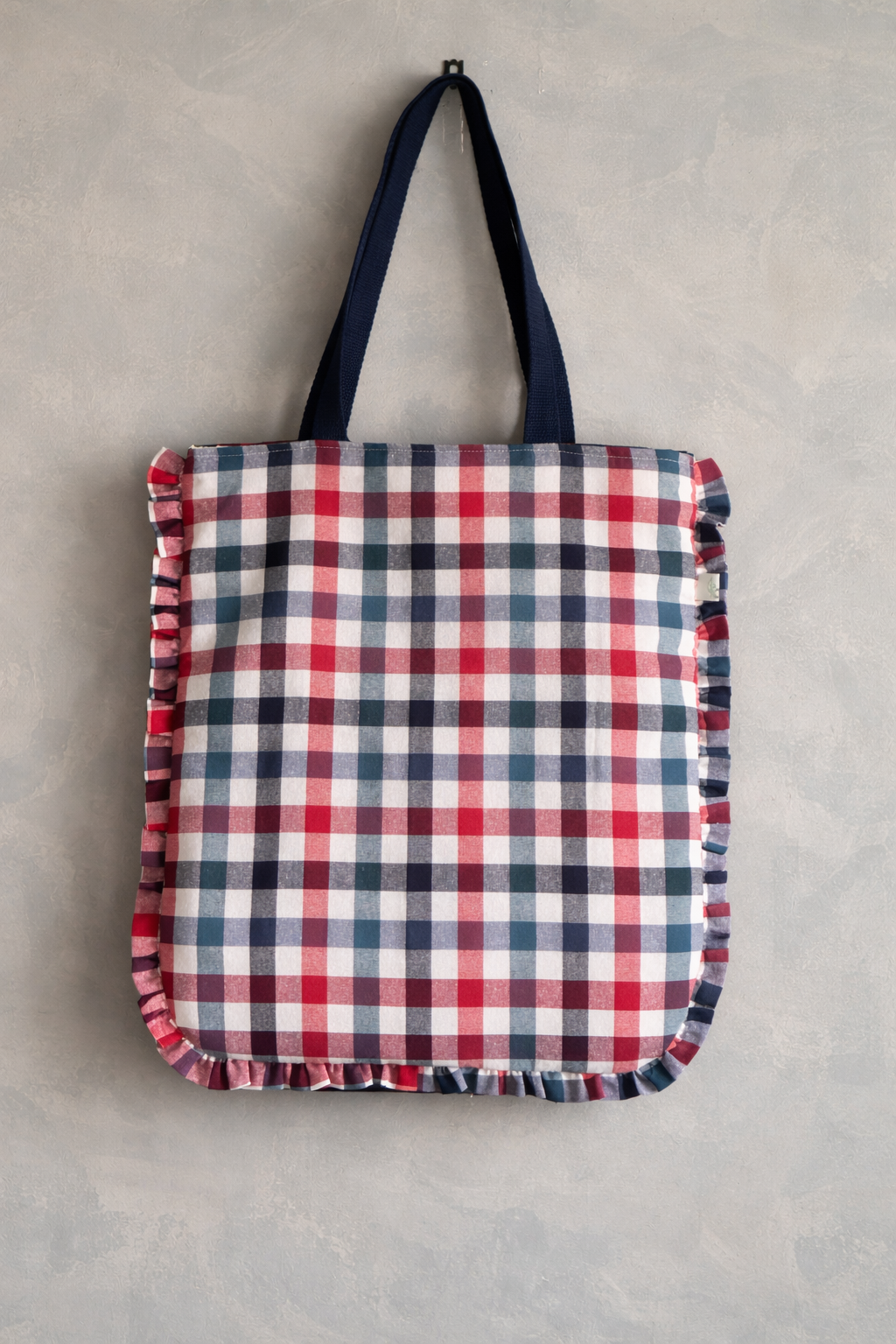 Bolso tote de cuadros con volante