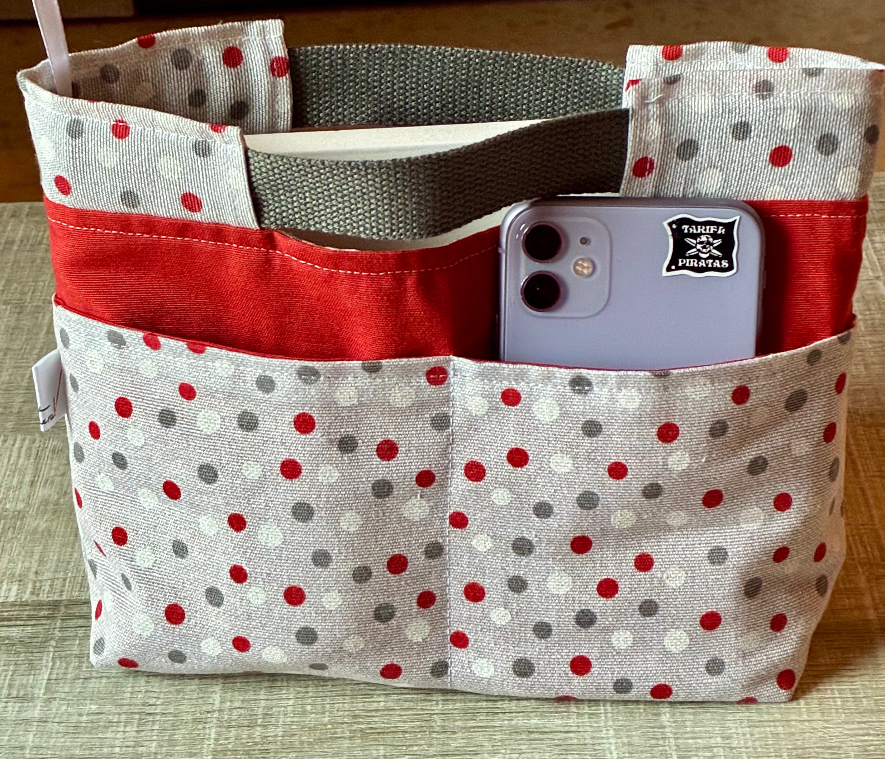 Organizador de bolso rojo con lunares