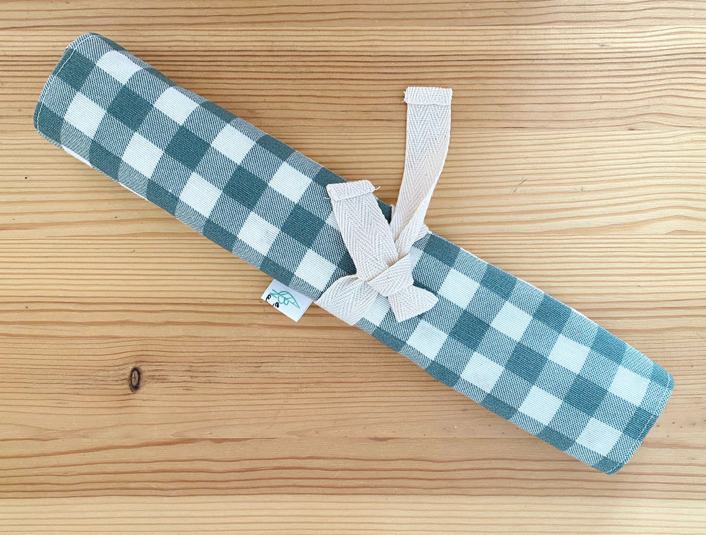 Set de mantel con cubiertos vichy verde y estrellas