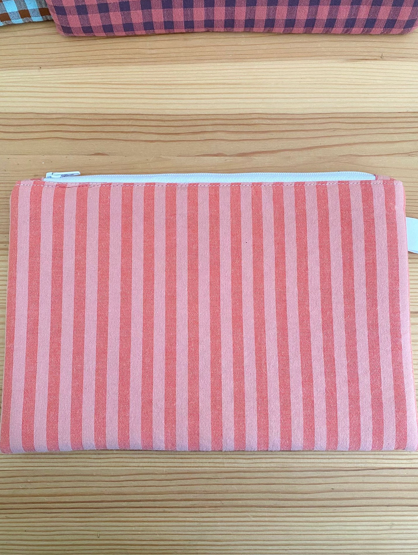 Cartera tamaño L rayas rosa