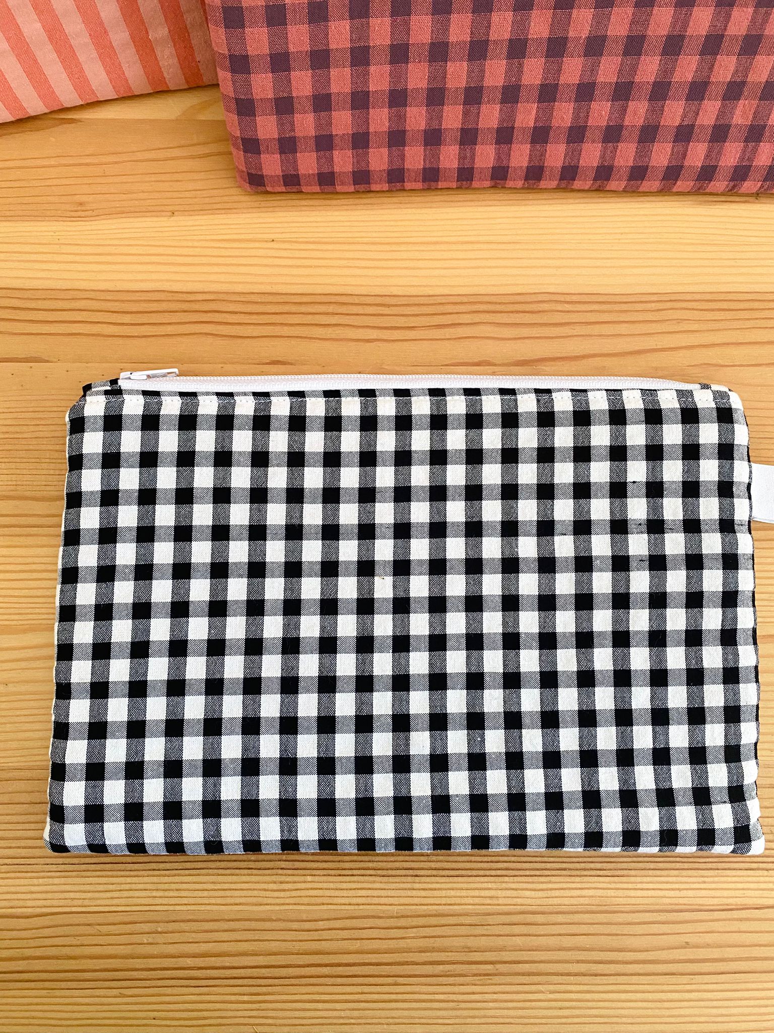 Cartera tamaño L vichy blanco y negro